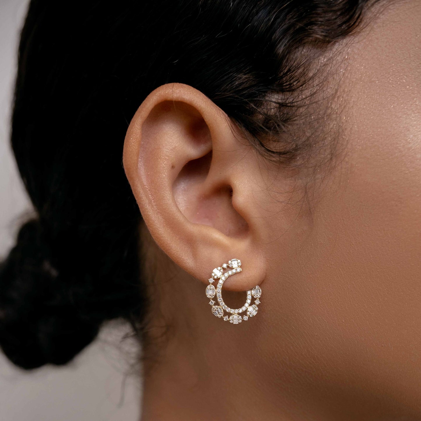14k Yellow Gold and Diamond Vintage Circle Earrings