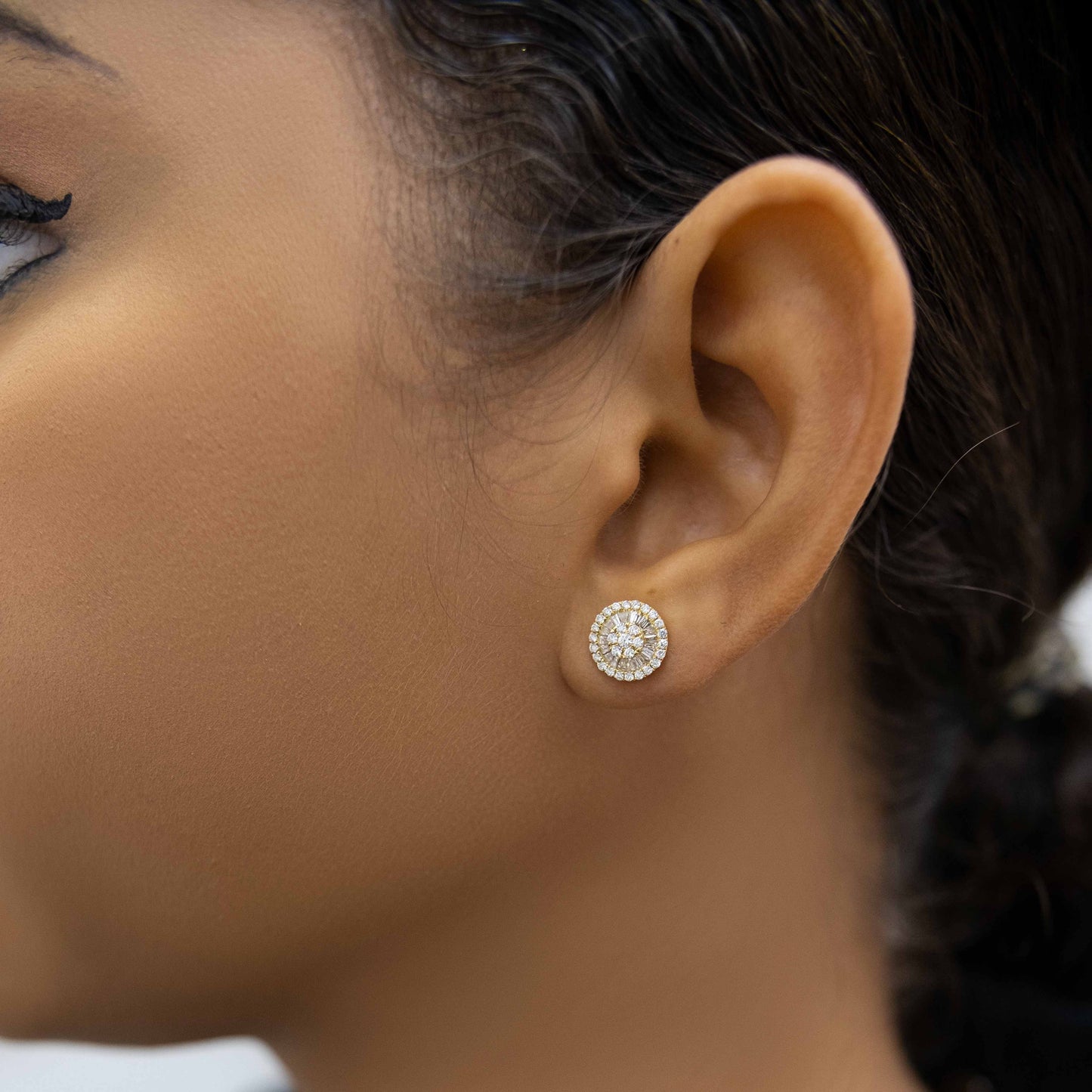 18K Yellow Gold Baguette Round Diamond Stud Earrings