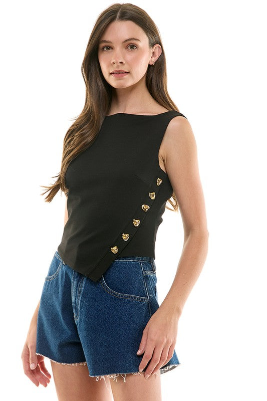 On twelfth Black V Top