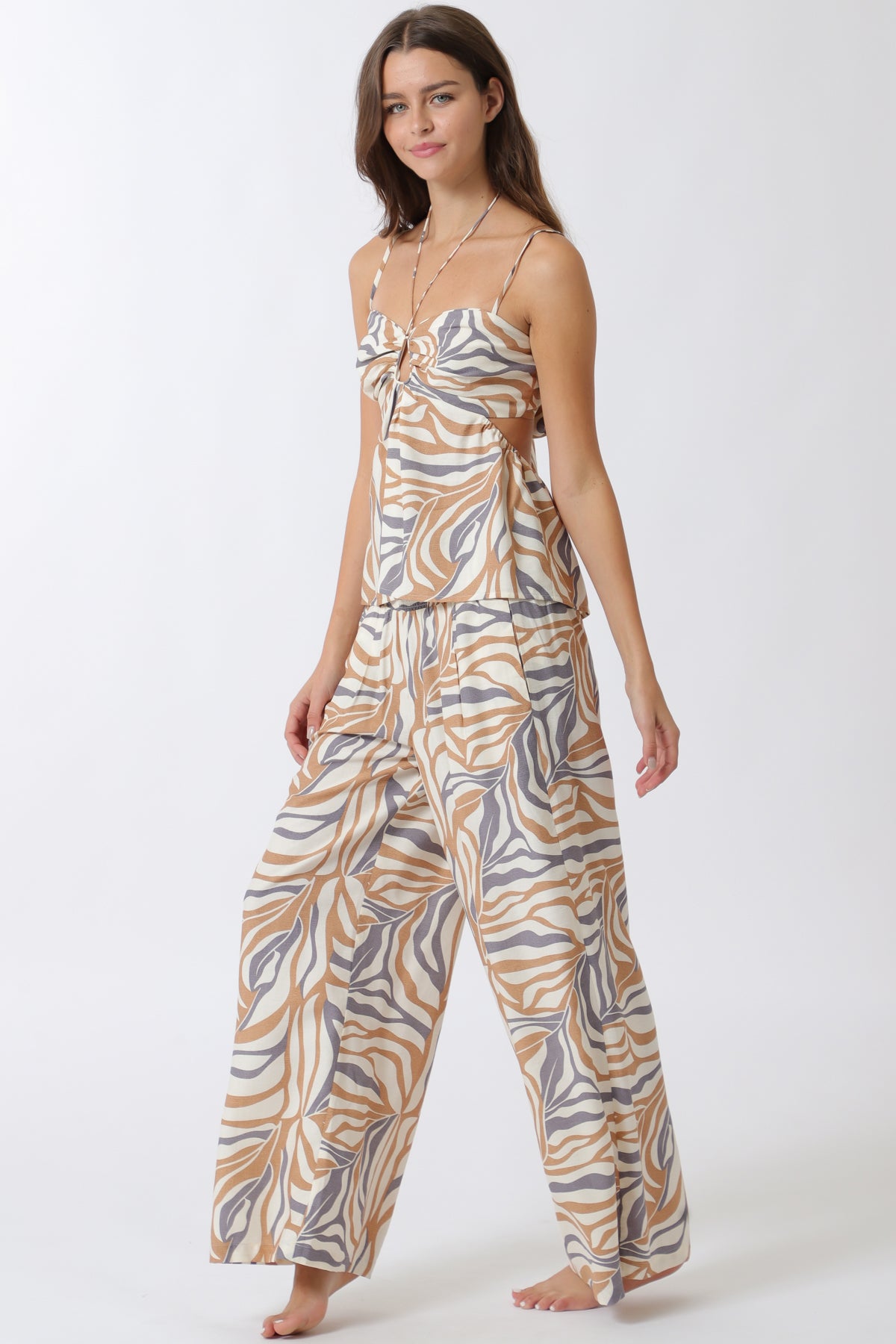 Aakaa Thin Adjustable Strap Top & Elastic Waisted Long Pants Set