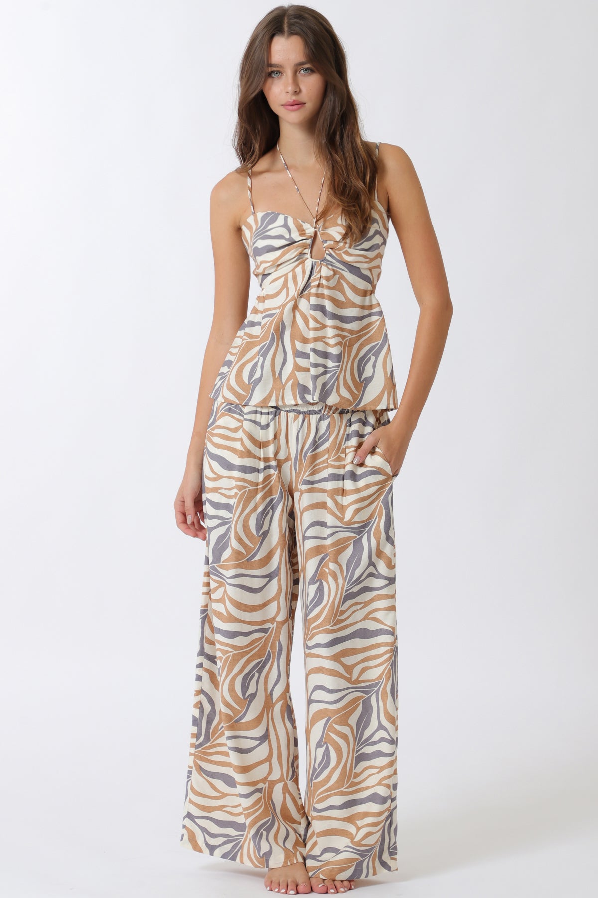 Aakaa Thin Adjustable Strap Top & Elastic Waisted Long Pants Set