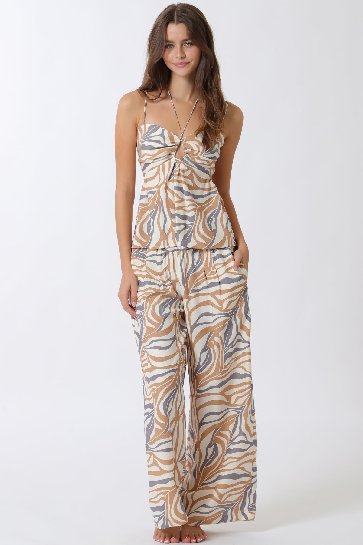 Aakaa Thin Adjustable Strap Top & Elastic Waisted Long Pants Set