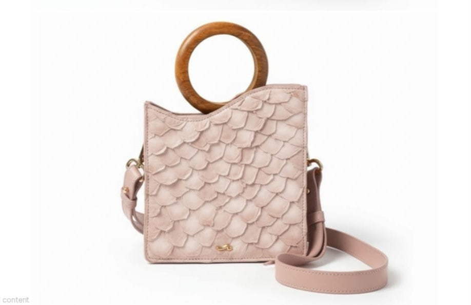 Oya Pirarucu Rose Crossbody Bag with Wooden Handel