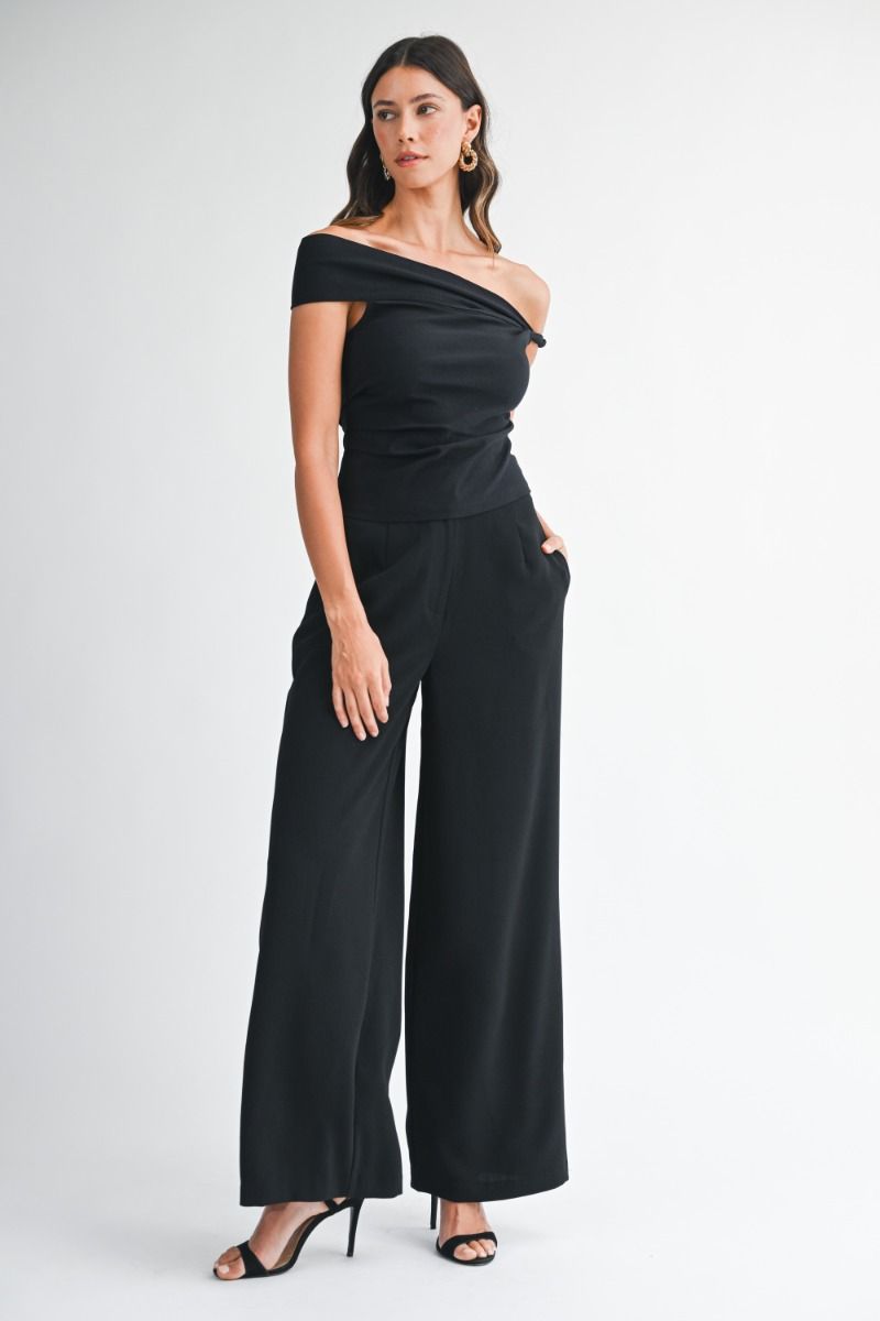 Mable off Shoulder with Twisted Detail Top