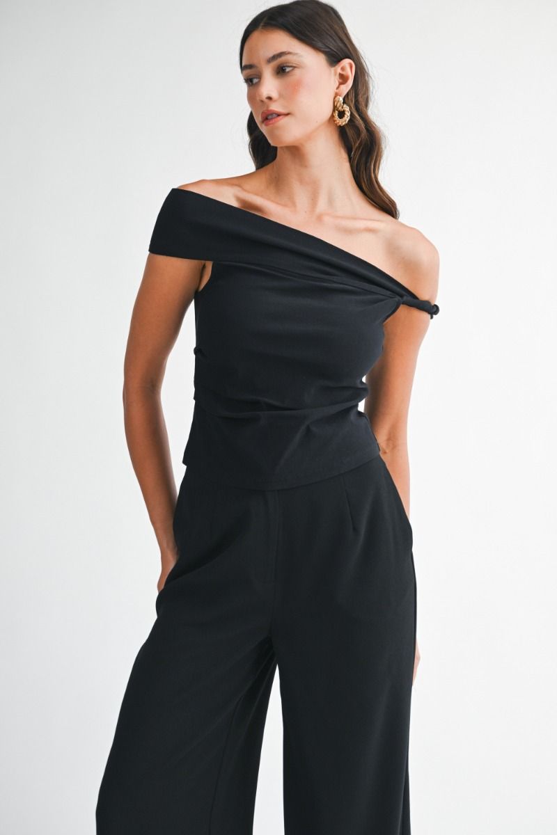 Mable off Shoulder with Twisted Detail Top